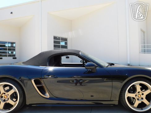 Used 2021 Porsche 718 Boxster image 32