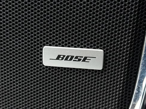 Used 2018 Chevrolet Suburban LT image 7