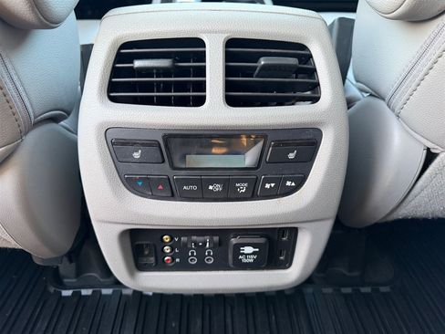 Used 2017 Honda Pilot Elite image 17