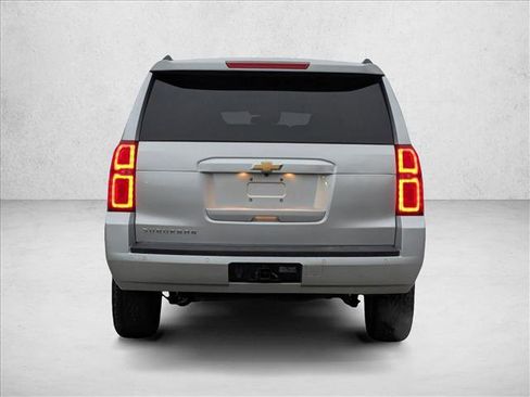 Used 2019 Chevrolet Suburban LT image 7