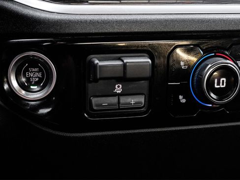 Used 2022 Chevrolet Silverado 1500 LT w/ Z71 Off-Road Package image 25