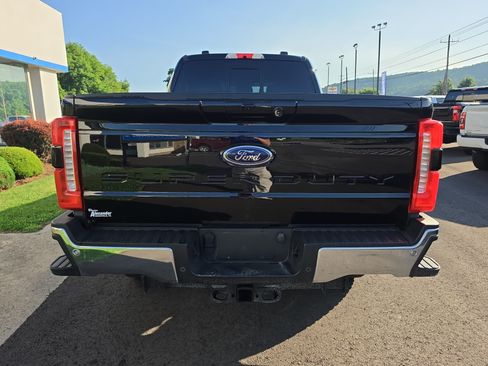 Used 2024 Ford F250 Lariat AWD/4WD image 4