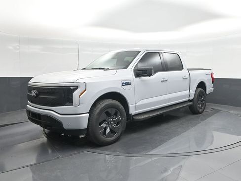 New 2025 Ford F150 Lightning Flash image 32