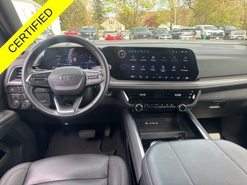 Used 2025 Chevrolet Suburban Z71 AWD/4WD image 20
