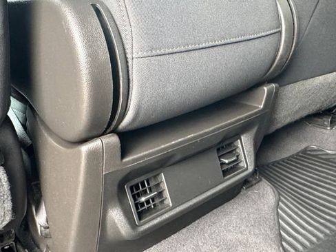 Used 2020 Chevrolet Silverado 1500 LT RWD image 30