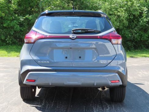 Used 2024 Nissan Kicks SV FWD image 5