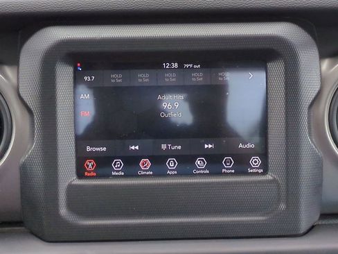 Used 2023 Jeep Gladiator Sport image 10