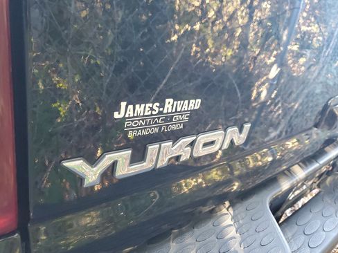 Used 2002 GMC Yukon Denali image 8