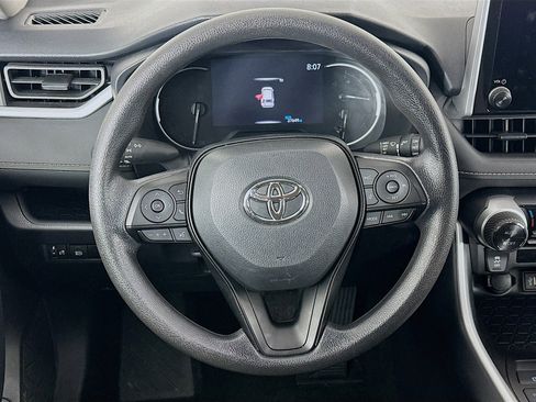 Used 2025 Toyota RAV4 XLE image 18