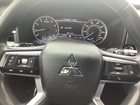 Used 2022 Mitsubishi Outlander ES FWD image 30