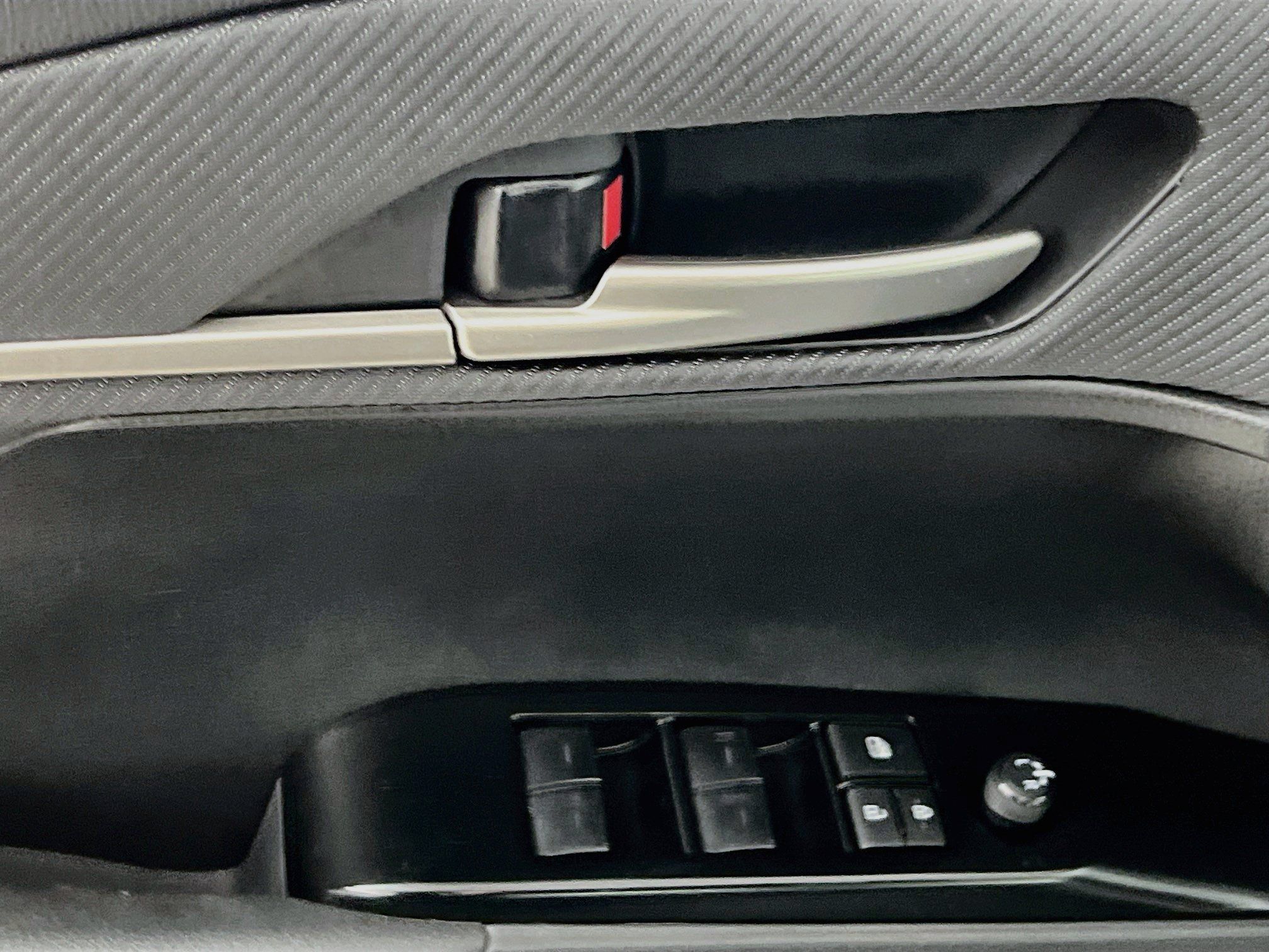 Used 2025 Toyota Camry SE FWD image 17