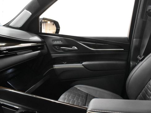 Certified 2023 Cadillac Escalade Premium Luxury Platinum w/ LPO, Floor Liner Package AWD/4WD image 20