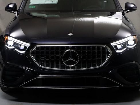 New 2026 Mercedes-Benz E 53 AMG e 4MATIC Sedan image 6