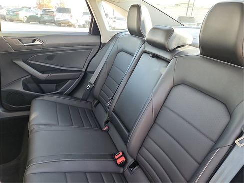 Used 2024 Volkswagen Jetta SE image 14