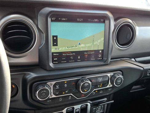 Used 2023 Jeep Wrangler Unlimited Sport AWD/4WD image 17