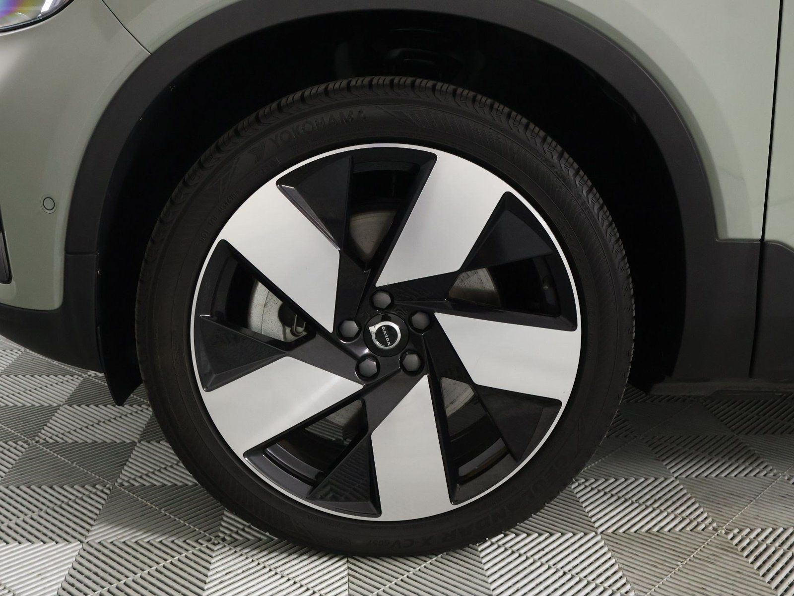 Used 2023 Volvo C40 P8 Recharge Ultimate AWD/4WD image 27