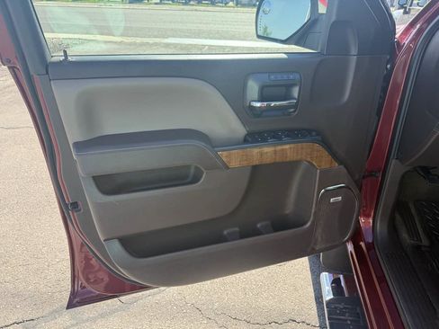 Used 2015 GMC Sierra 1500 SLT w/ SLT Crew Cab Value Package AWD/4WD image 11