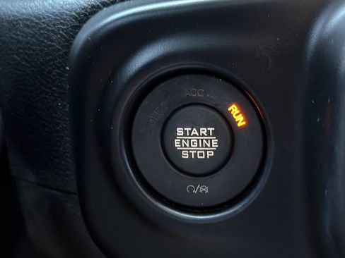Used 2021 Jeep Wrangler Unlimited Sahara AWD/4WD image 25