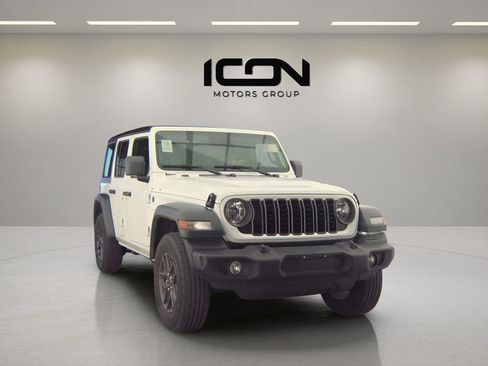 Used 2025 Jeep Wrangler Sport S AWD/4WD image 4