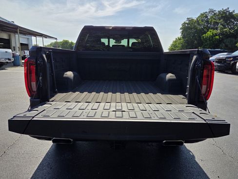 Used 2023 GMC Sierra 1500 AT4 w/ AT4 Premium Package AWD/4WD image 13