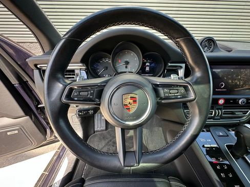 Certified 2022 Porsche Macan S image 17