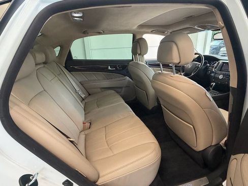 Used 2012 Hyundai Equus Signature RWD image 16
