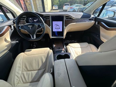 Used 2017 Tesla Model X 90D image 23