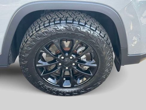 Used 2023 Jeep Cherokee Altitude Lux image 8