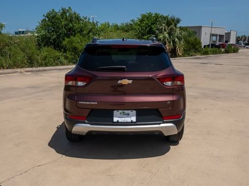 Used 2023 Chevrolet TrailBlazer LT w/ Convenience Package FWD image 4
