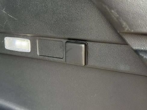 Used 2025 Chevrolet Equinox LT w/ Convenience Package II AWD/4WD image 9