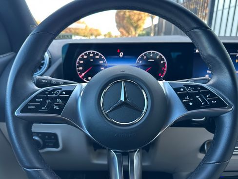 Certified 2025 Mercedes-Benz GLA 250 4MATIC image 23