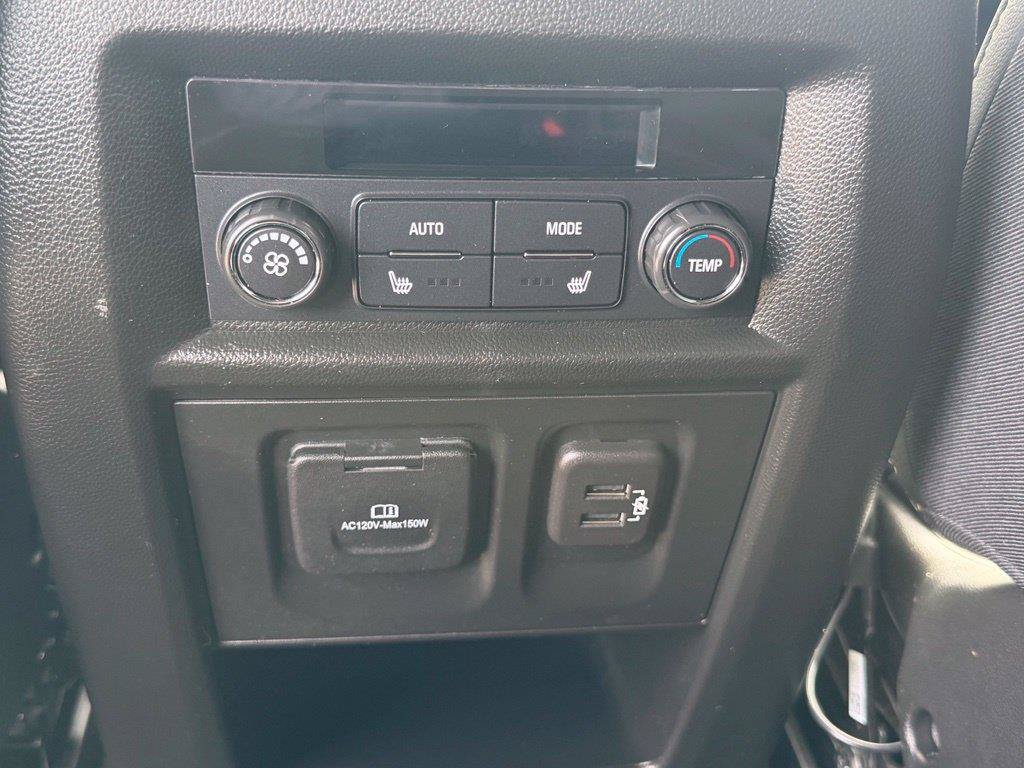 Used 2023 Chevrolet Traverse Premier FWD image 15