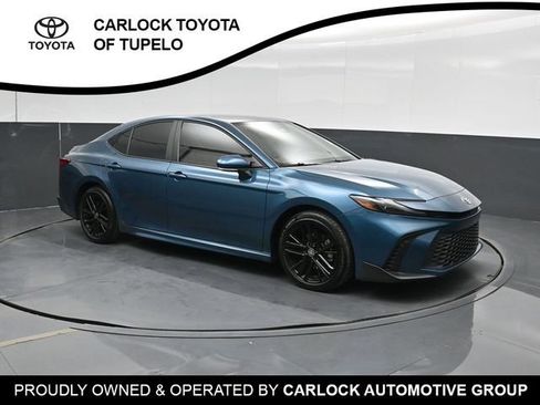 Used 2025 Toyota Camry SE FWD image 6