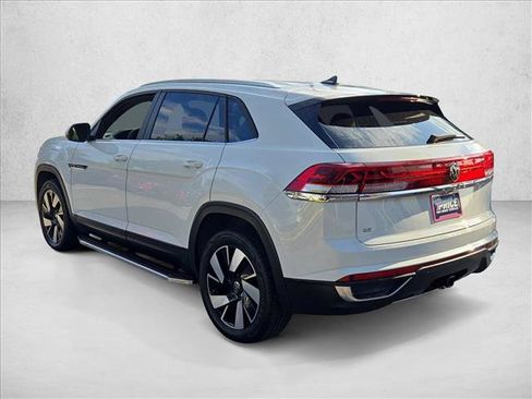 Used 2024 Volkswagen Atlas Cross Sport SE FWD image 8
