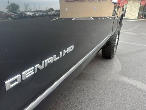 Used 2018 GMC Sierra 3500 Denali w/ Duramax Plus Package AWD/4WD image 10