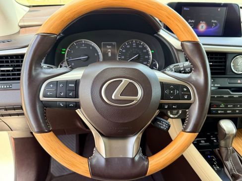 Used 2018 Lexus RX 350L w/ Premium Package image 31