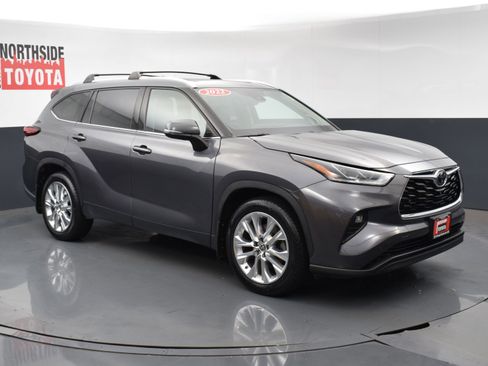 Used 2022 Toyota Highlander Limited image 6