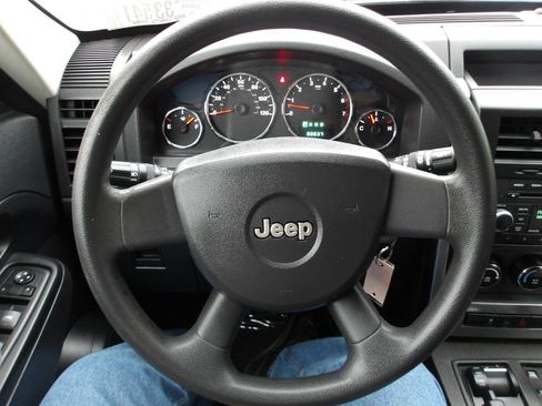 Used 2010 Jeep Liberty Sport AWD/4WD image 14