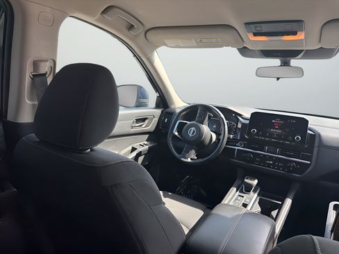Certified 2024 Nissan Pathfinder SV FWD image 20
