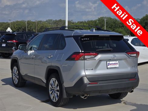 Used 2024 Toyota RAV4 XLE Premium image 5