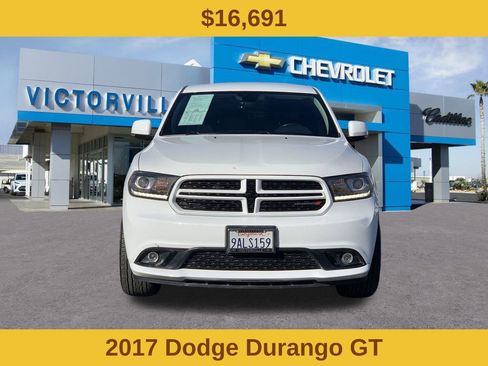 Used 2017 Dodge Durango GT image 2