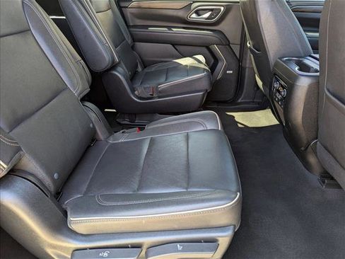 Used 2023 Chevrolet Suburban Premier w/ Advanced Technology Package AWD/4WD image 20