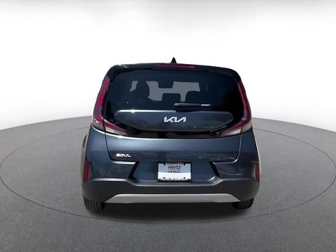 Used 2025 Kia Soul LX w/ LX Technology Package FWD image 12