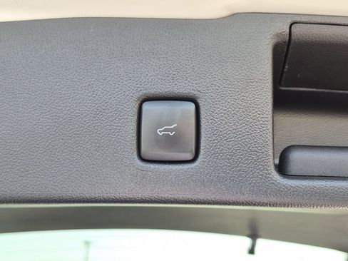 Used 2024 Ford Escape Platinum w/ Premium Technology Package AWD/4WD image 34