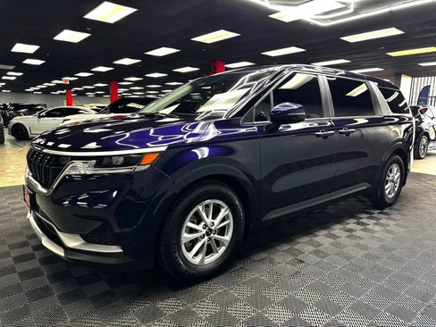 Used 2024 Kia Carnival LX image 8