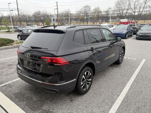 Used 2022 Volkswagen Tiguan S image 9