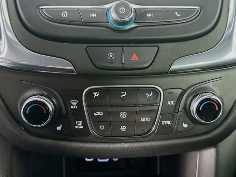 Used 2023 Chevrolet Equinox LT image 22