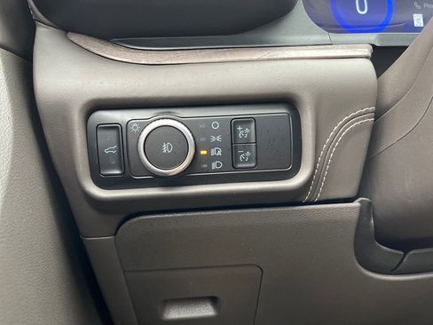 Used 2023 Ford Explorer Platinum w/ Technology Package image 29