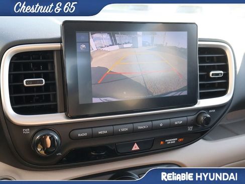 Certified 2025 Hyundai Venue SEL FWD image 34