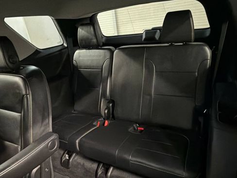 Used 2018 Chevrolet Traverse LT FWD image 32
